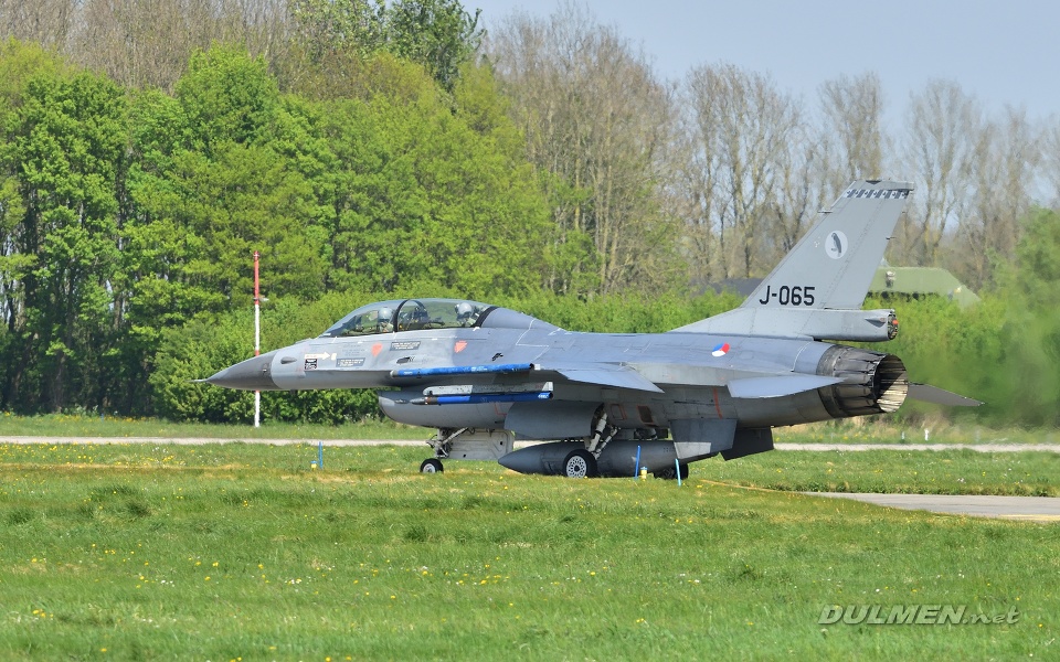 F-16BM J-065 322sqn